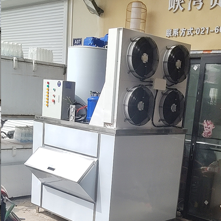 冰精灵3吨片冰机交付上海某食品厂使用