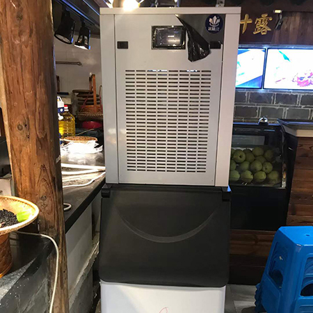 300公斤雪花制冰机交付宁波某中餐厅使用