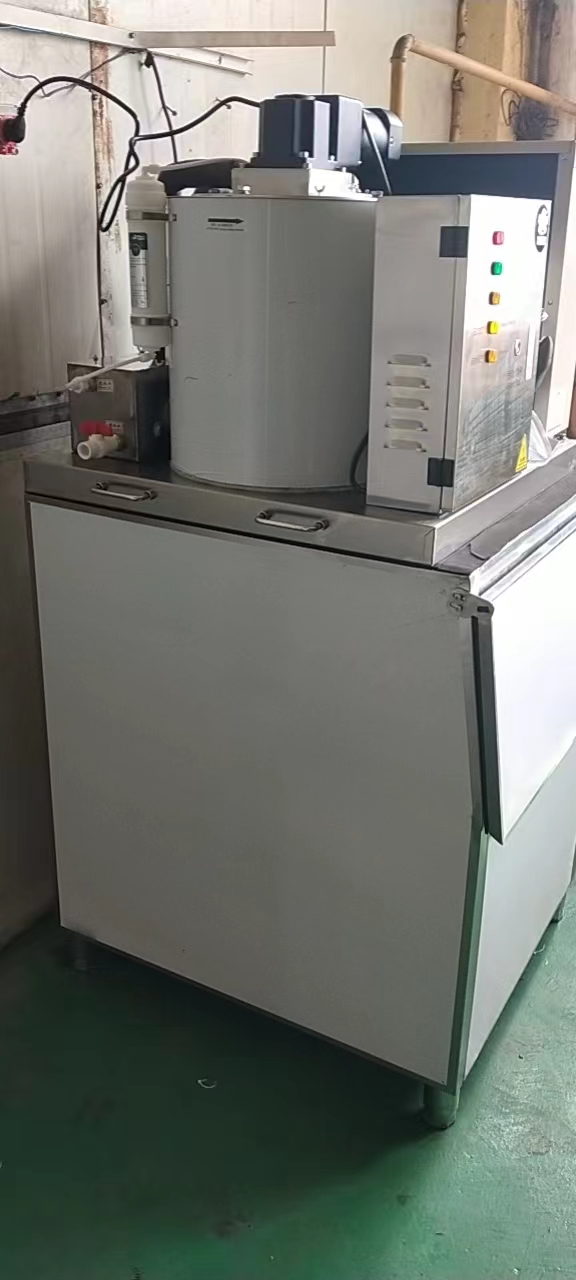 300公斤片冰机已交付福建省闽侯福州大世界天然食品
