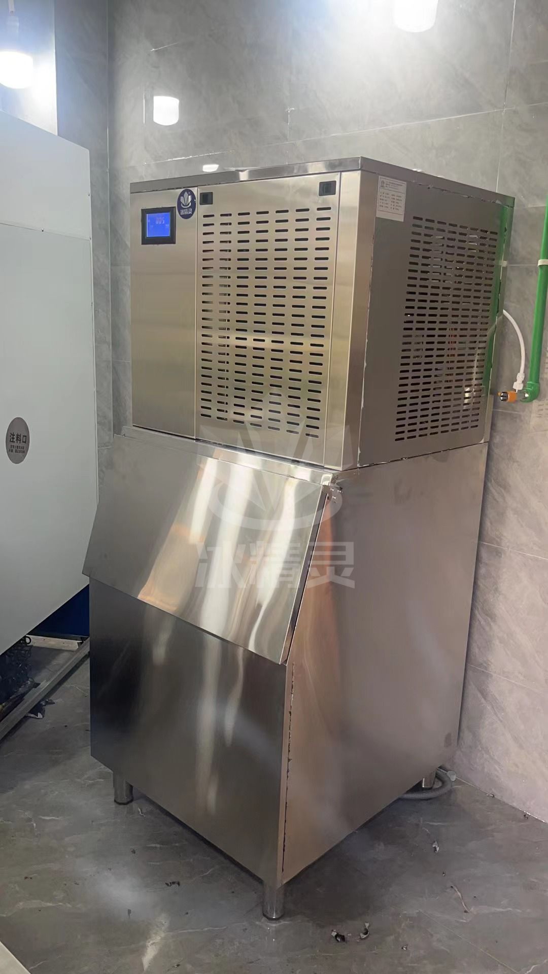 200公斤片冰机已交付贵州省安顺市《龍盈家宴》