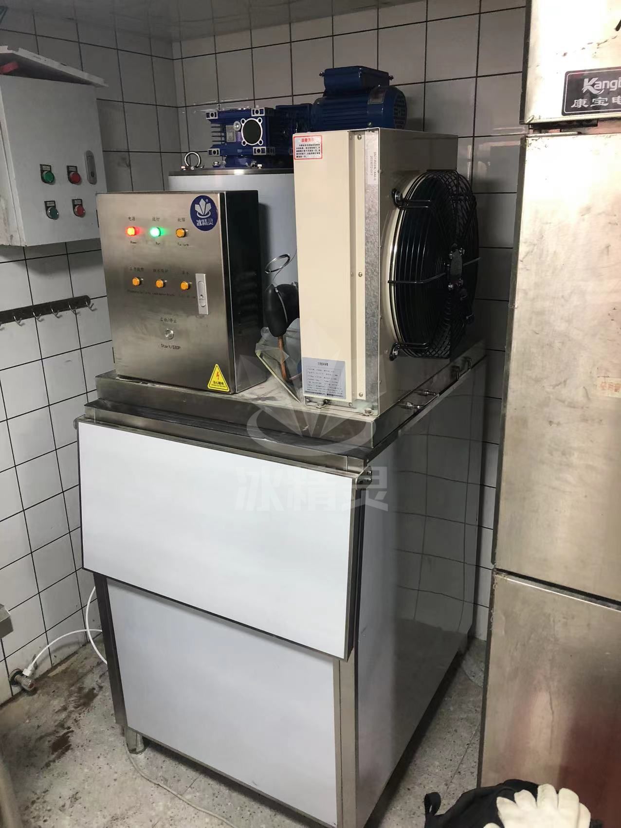 300公斤片冰机已交付安徽合肥《歪崽崽重庆老火锅》
