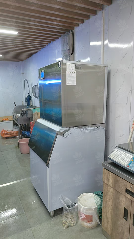 400公斤片冰机交付山西省朔州市朔城区《沃德隆超市》